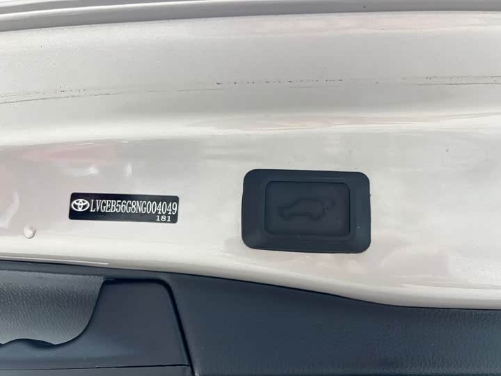 Фото 21 - Toyota Wildlander Hybrid