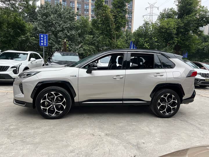 Фото 4 - Toyota Wildlander Hybrid