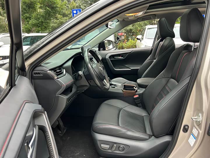 Фото 6 - Toyota Wildlander Hybrid