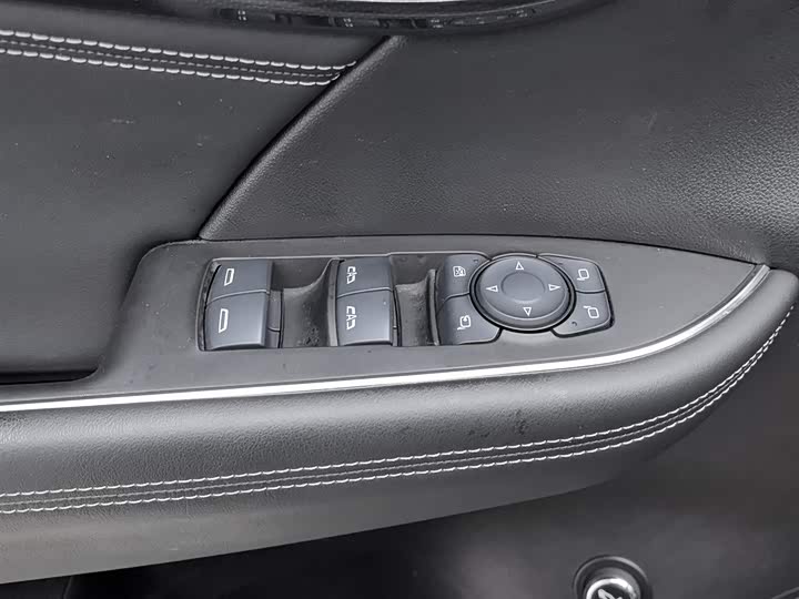 Фото 9 - Buick Envision Plus