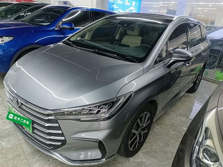 Фото 1 - BYD Song Max Hybrid