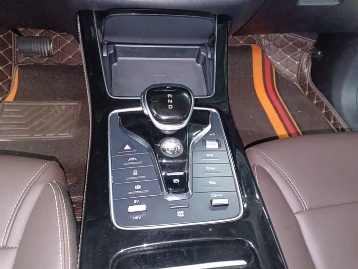 Фото 14 - BYD Song Max Hybrid