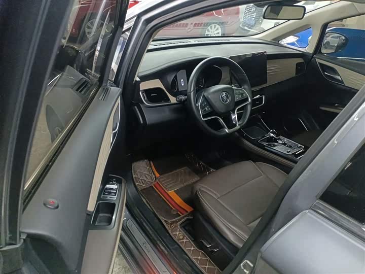 Фото 16 - BYD Song Max Hybrid