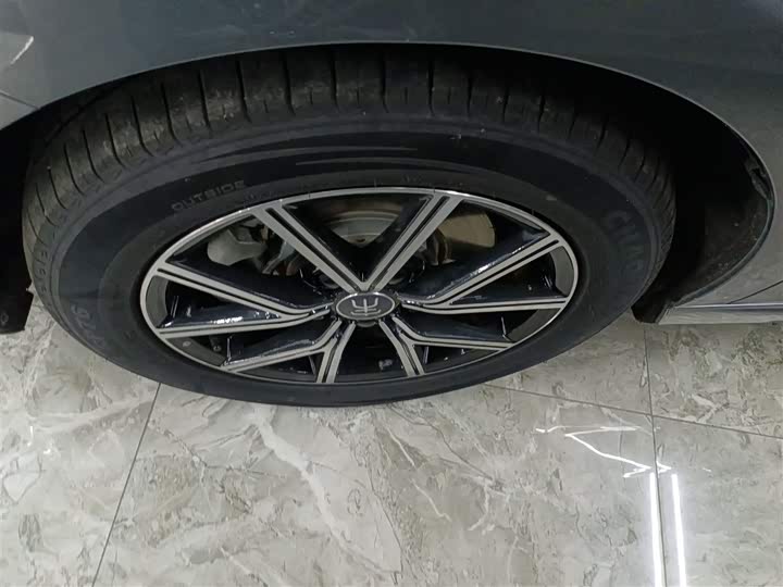 Фото 23 - BYD Song Max Hybrid