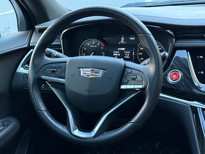 Фото 19 - Cadillac XT6