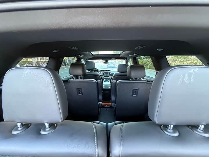 Фото 27 - Cadillac XT6