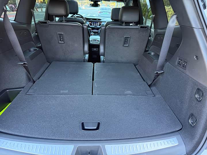 Фото 28 - Cadillac XT6