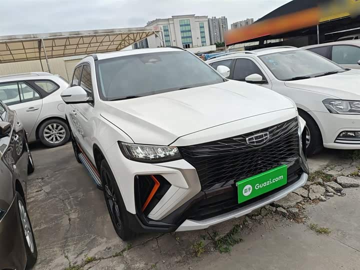 Фото 4 - Geely Atlas