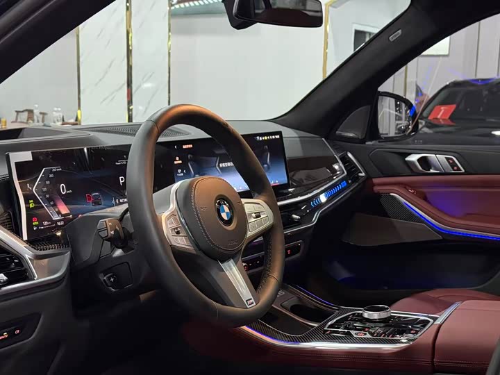 Фото 16 - BMW X5