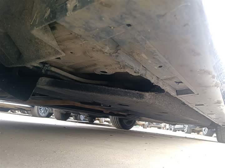 Фото 8 - Hongqi H9