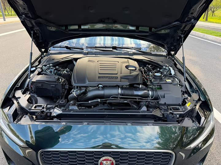 Фото 13 - Jaguar XE L