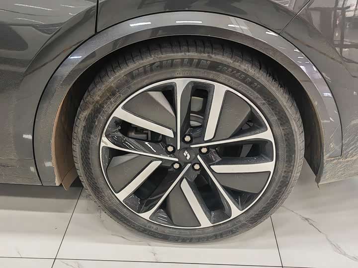 Фото 11 - LiXiang L9