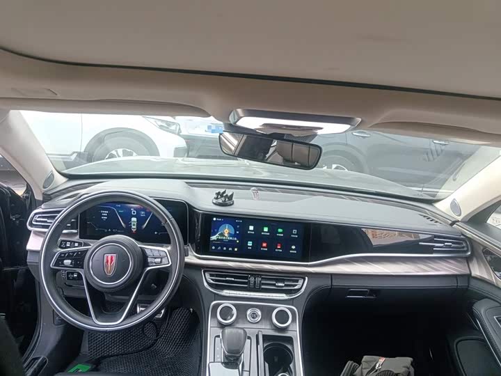 Фото 16 - Hongqi H9