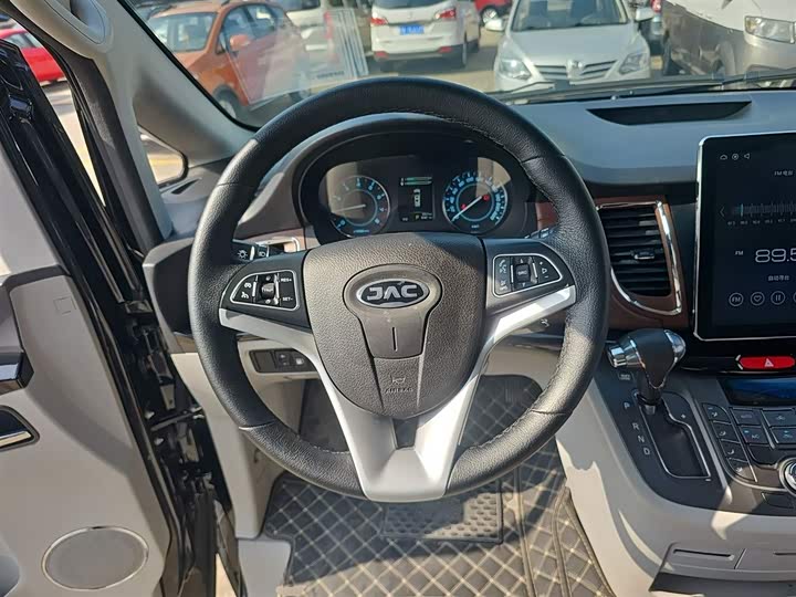 Фото 11 - JAC Refine L5