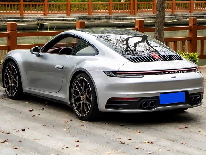 Фото 4 - Porsche 911