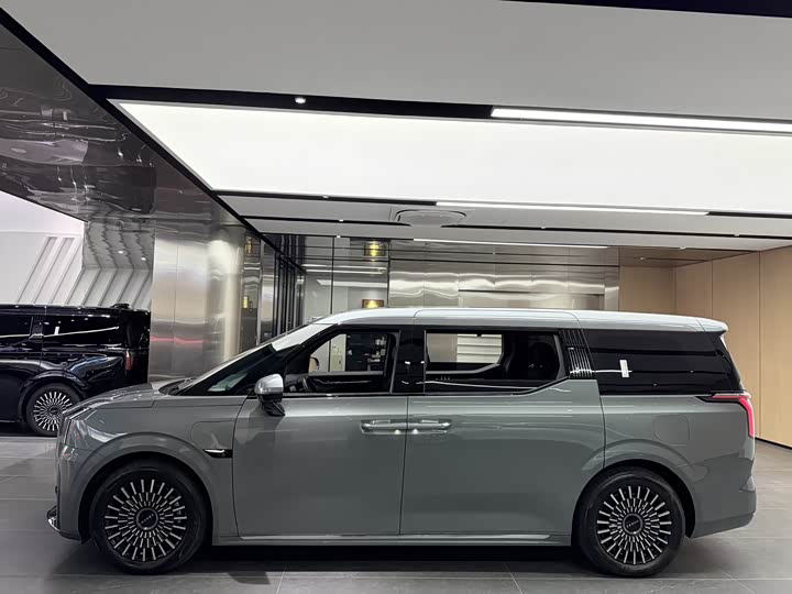 Фото 13 - Zeekr 009