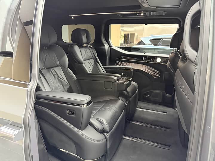 Фото 8 - Zeekr 009