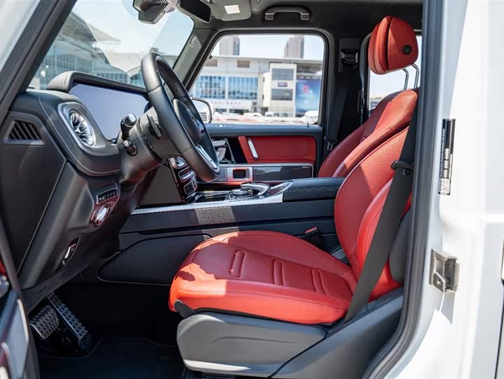 Фото 17 - Mercedes-Benz G-Class