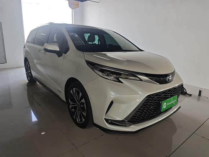 Фото 4 - Toyota Granvia