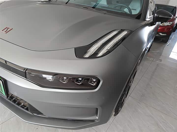 Фото 24 - Zeekr 001