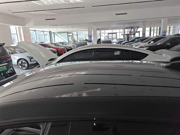 Фото 27 - Zeekr 001