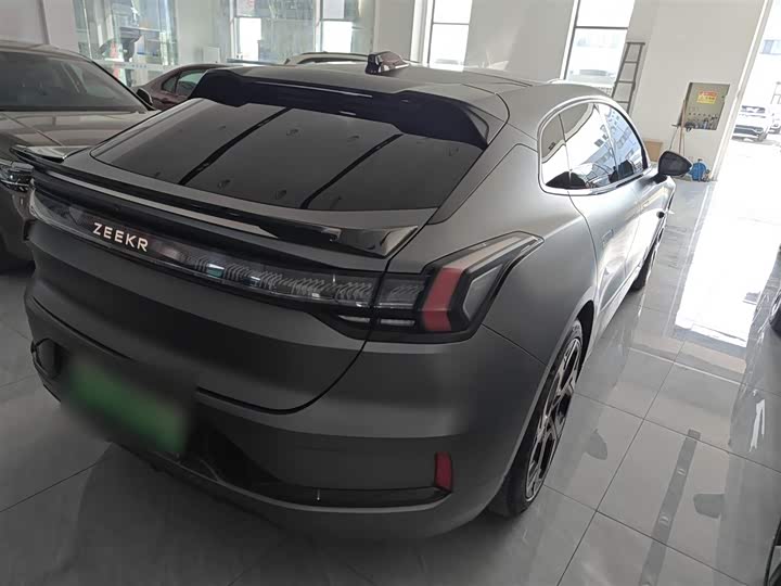 Фото 7 - Zeekr 001