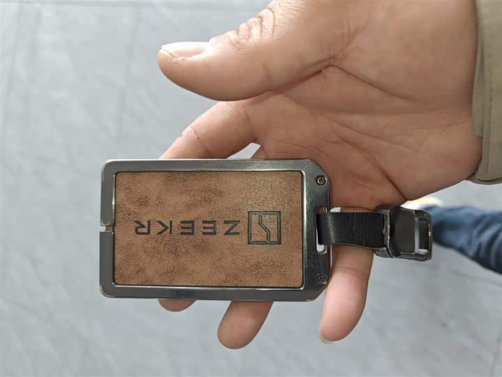 Фото 9 - Zeekr 001