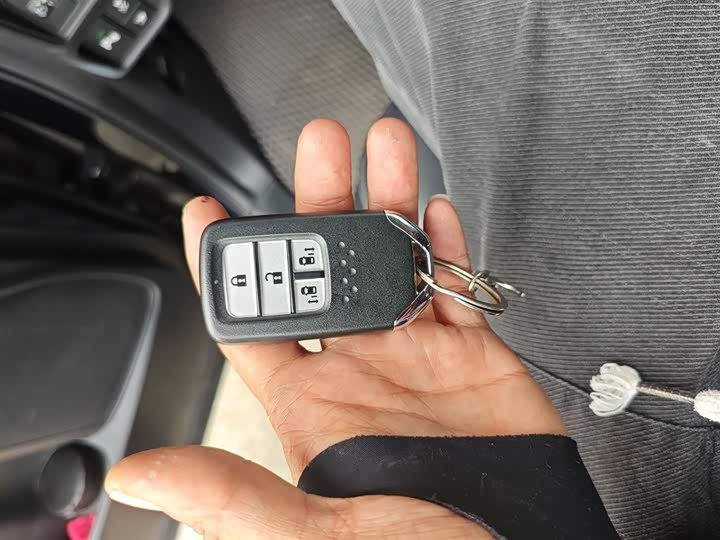 Фото 10 - Honda Odyssey