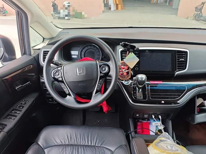 Фото 12 - Honda Odyssey