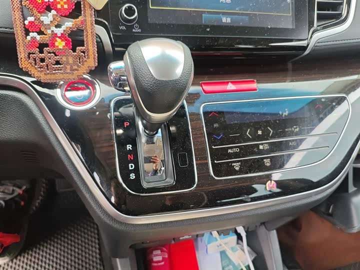 Фото 16 - Honda Odyssey