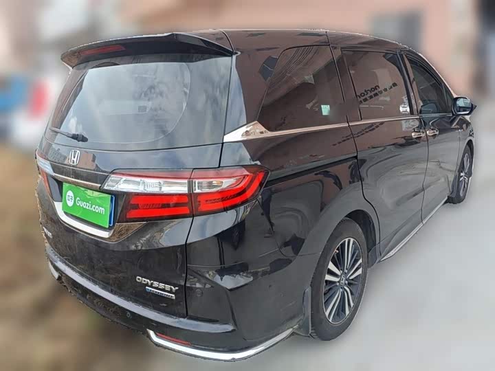 Фото 7 - Honda Odyssey