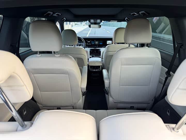 Фото 11 - LiXiang One