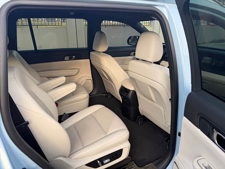 Фото 15 - LiXiang One