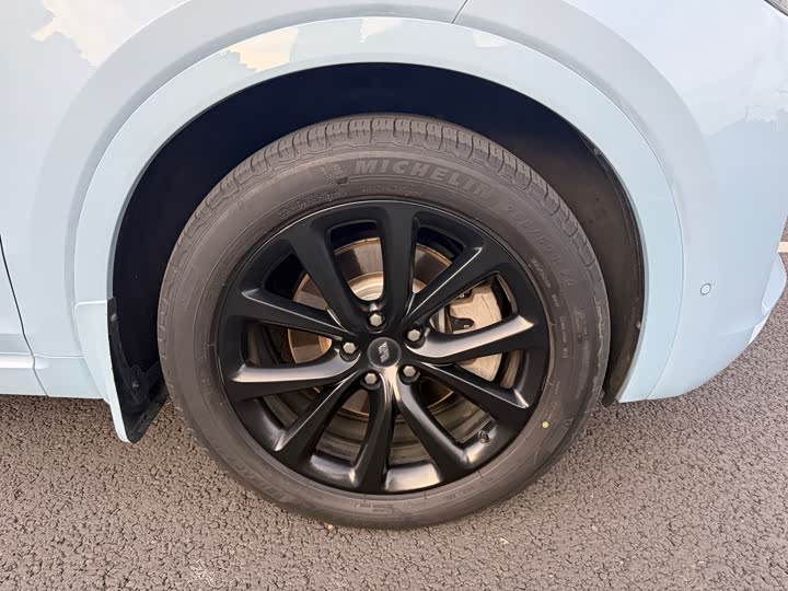 Фото 16 - LiXiang One