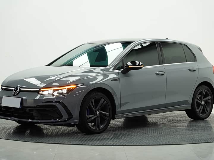 Фото 1 - Volkswagen Golf