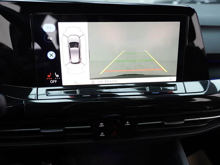 Фото 13 - Volkswagen Golf