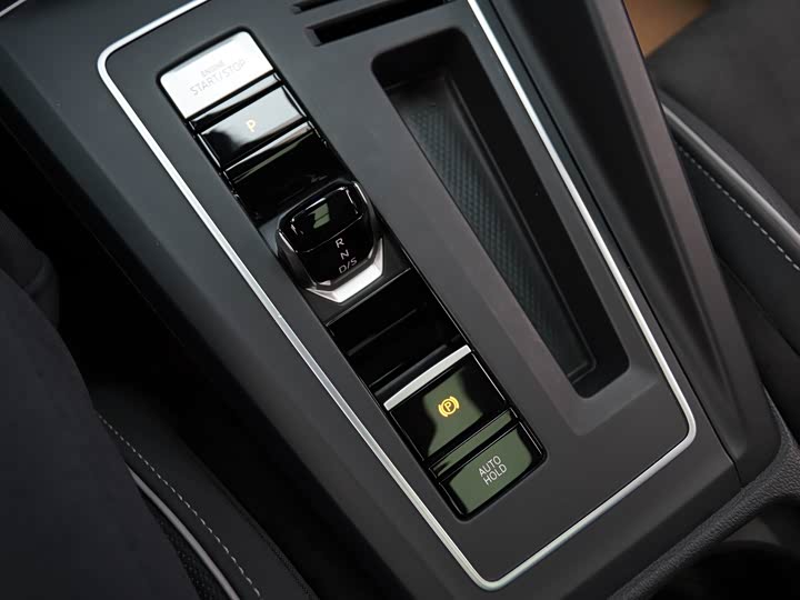 Фото 14 - Volkswagen Golf