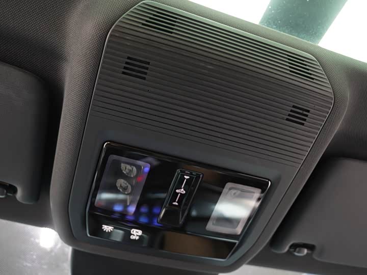 Фото 16 - Volkswagen Golf