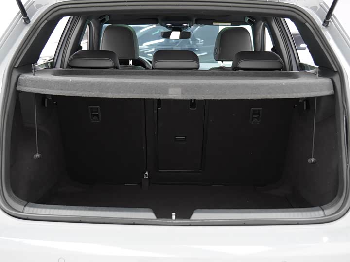 Фото 18 - Volkswagen Golf