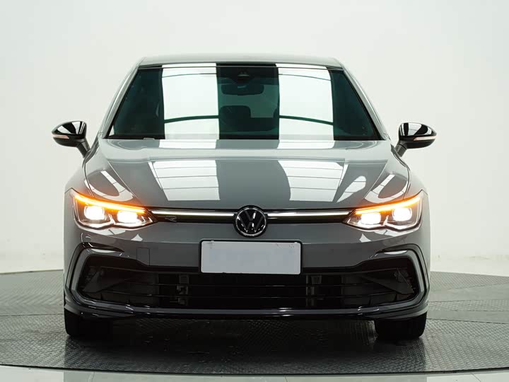 Фото 2 - Volkswagen Golf