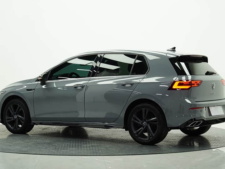 Фото 3 - Volkswagen Golf