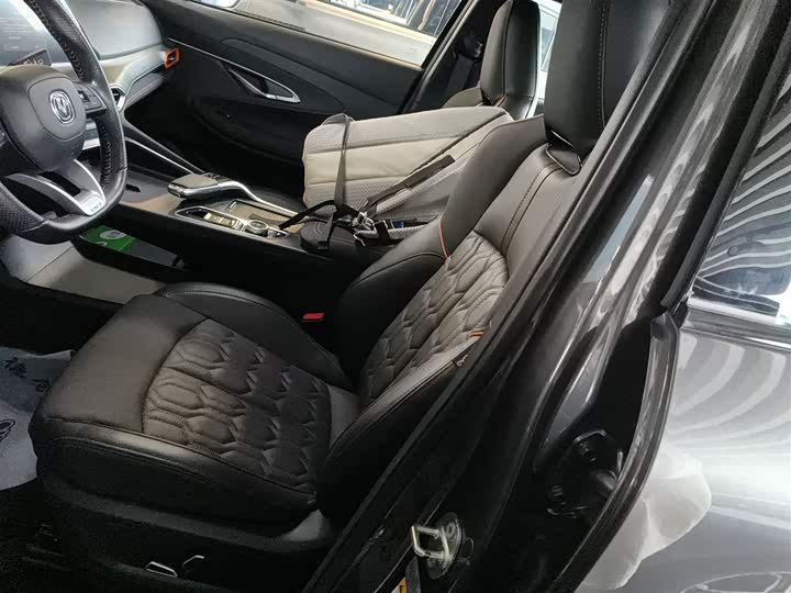 Фото 15 - Changan UNI-T