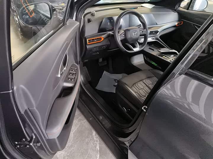 Фото 16 - Changan UNI-T