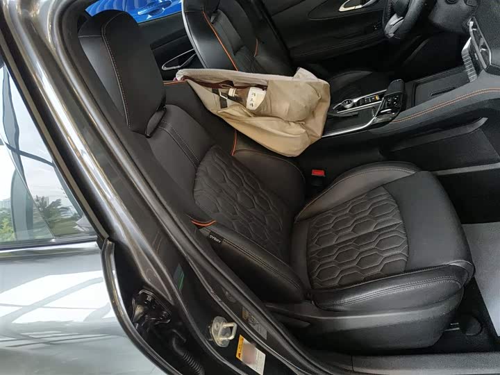 Фото 24 - Changan UNI-T