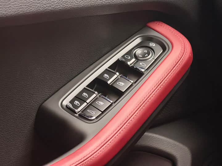 Фото 12 - Porsche Macan