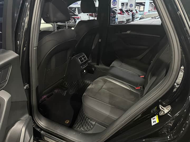 Фото 8 - Audi Q5L Sportback