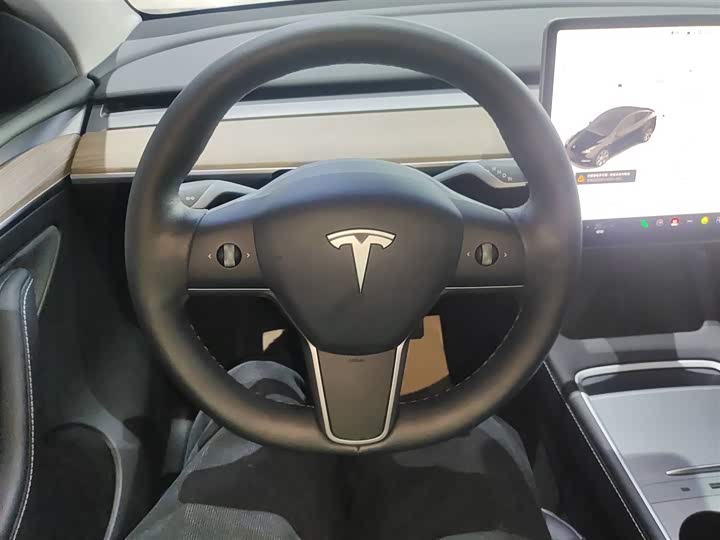 Фото 11 - Tesla Model Y