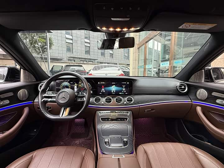 Photo 11 - Mercedes-Benz E-Class