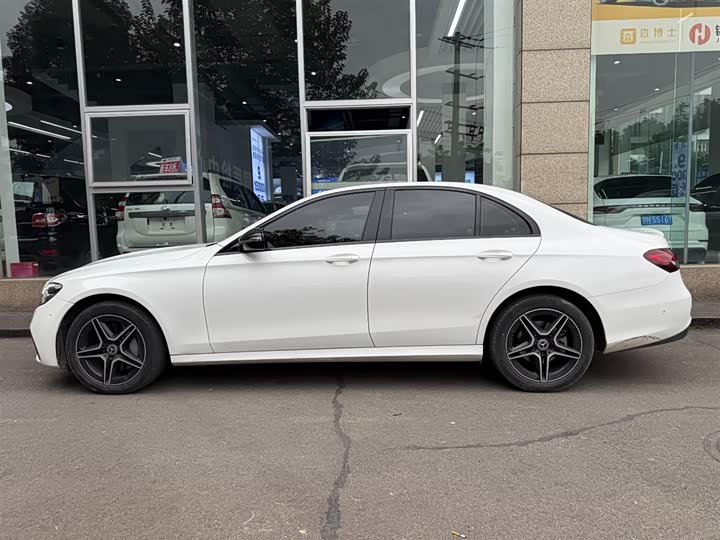 Photo 3 - Mercedes-Benz E-Class