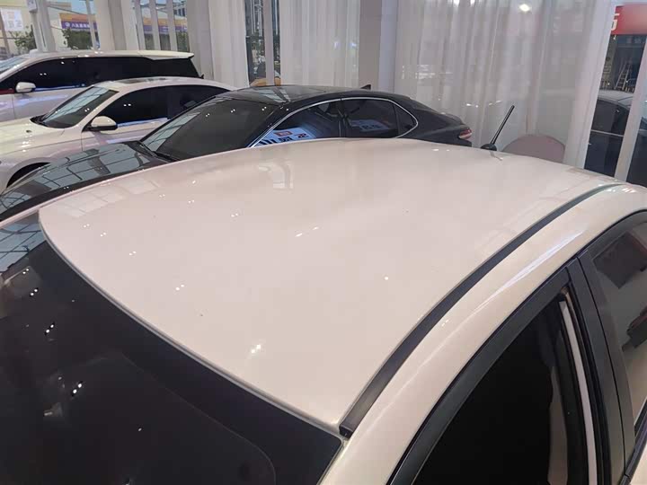 Фото 27 - Toyota Yaris L